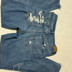 Woman’s American eagle jeans